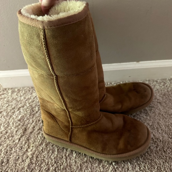UGG boots size 7 - Picture 7 of 12